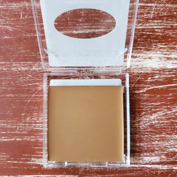 Beige 5 Endless Performance Creme-to-Powder Foundation - Mary Kay - Picture 3 of 4